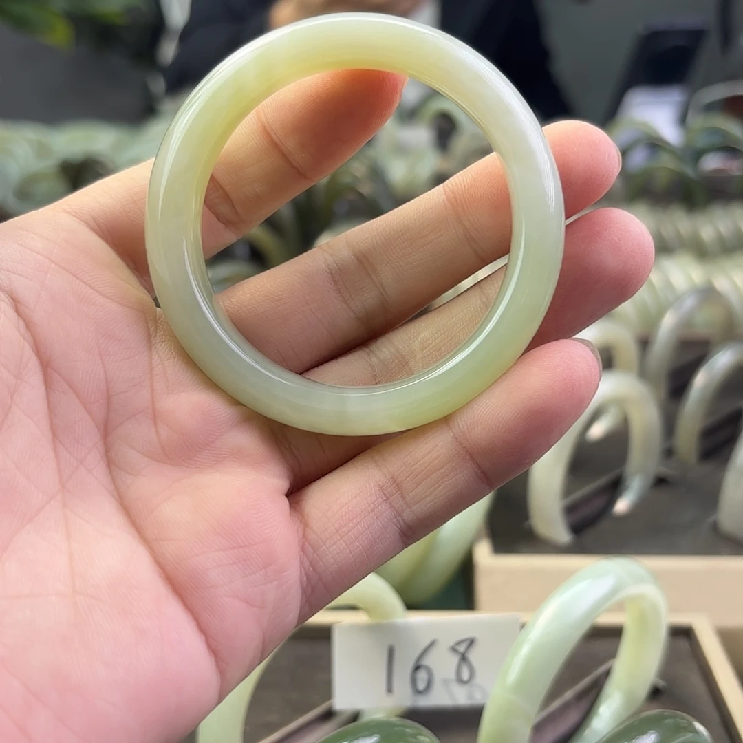 未镶嵌手镯和田玉54圈口