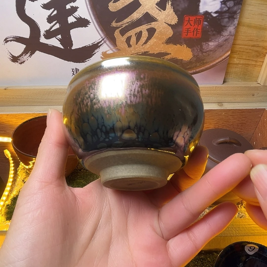 茶盏在这个充满阳光美好活力