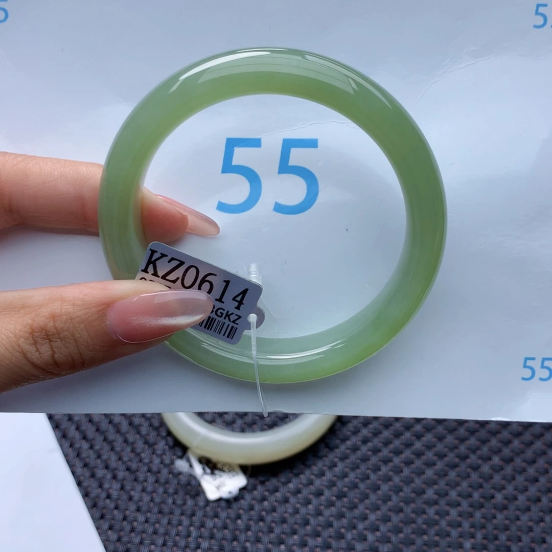 *****和田玉未镶嵌手镯