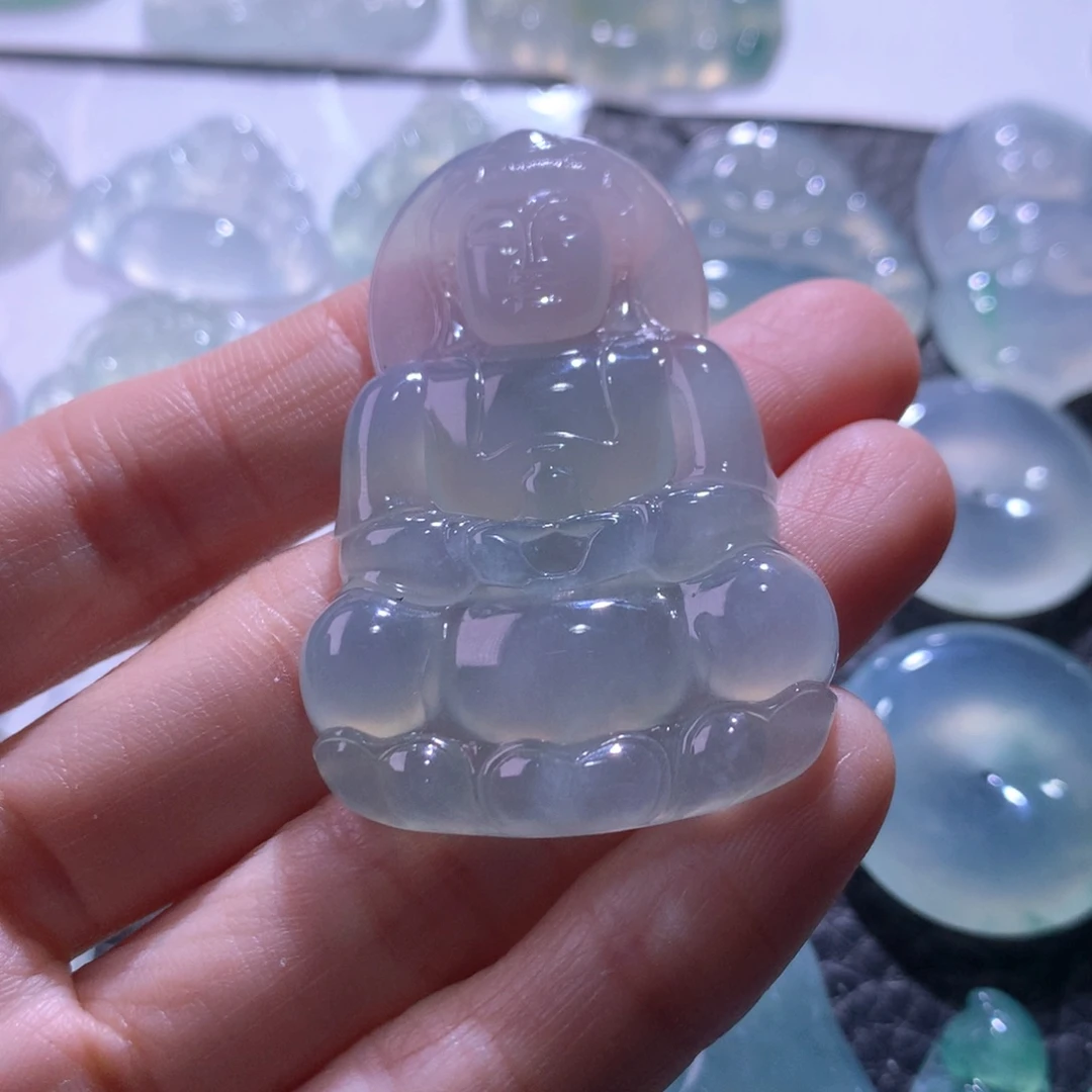 翡翠未镶嵌颈饰观音