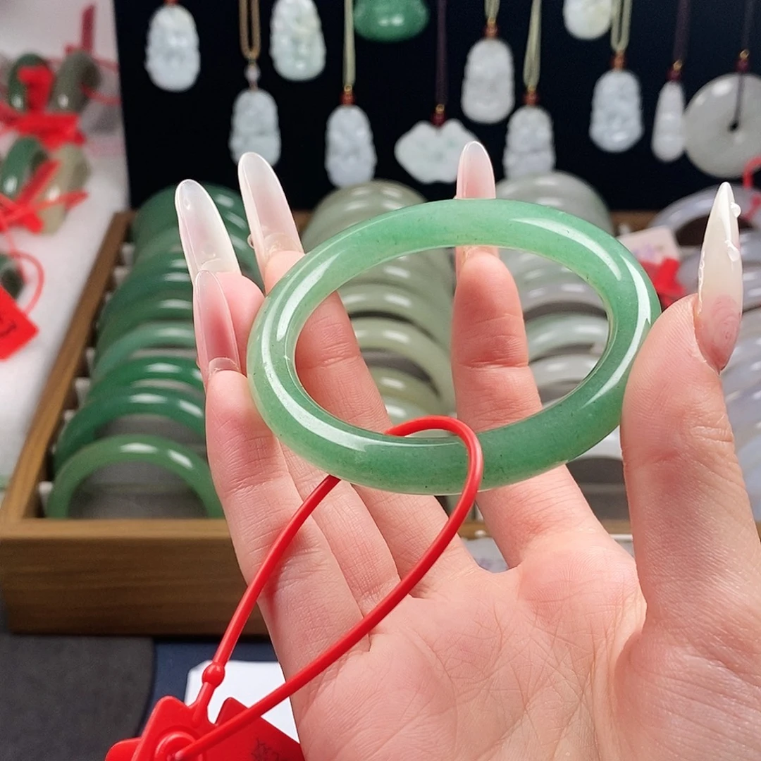 东陵石未镶嵌手镯