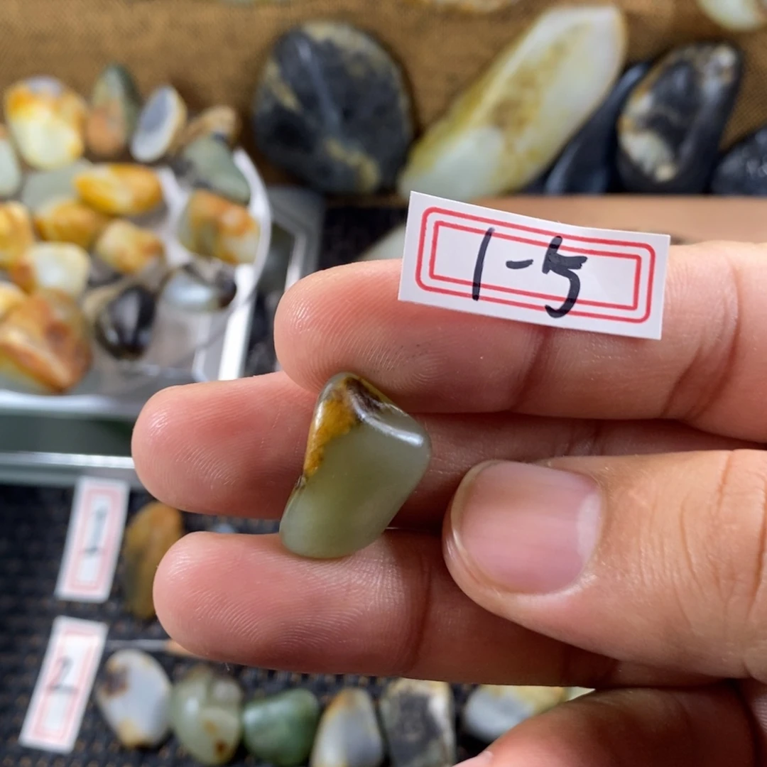 和田玉（糖玉）未镶嵌挂件