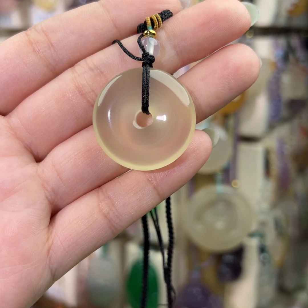 欣***月玛瑙/玉髓未镶嵌颈饰