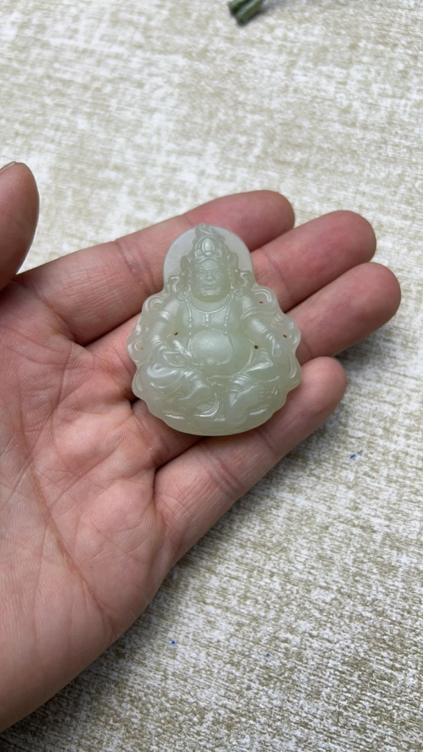 和田玉青海料晴水白色黄财神吊坠
