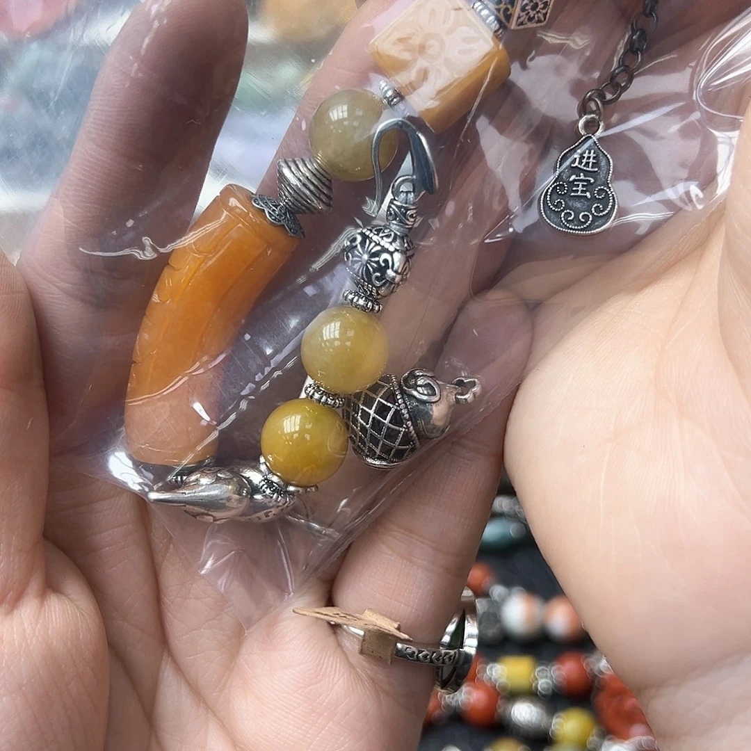 翡翠戒指未镶嵌情**时