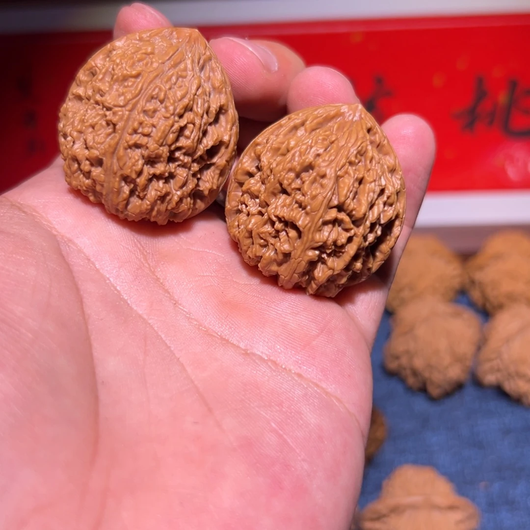 吊坠文玩核桃36精修南疆石一对，打好底，福利大漏不退不换