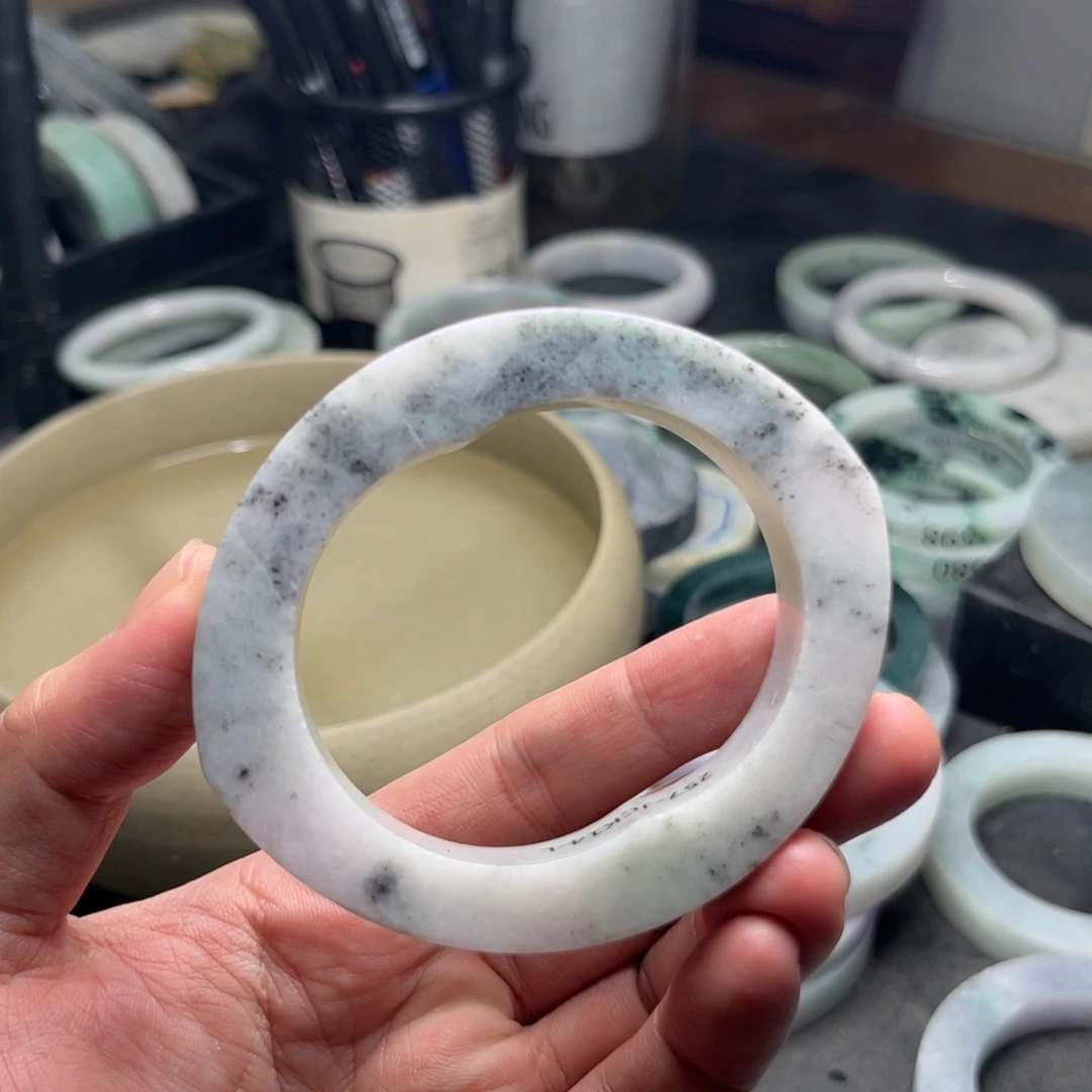 定制翡翠手镯未镶嵌