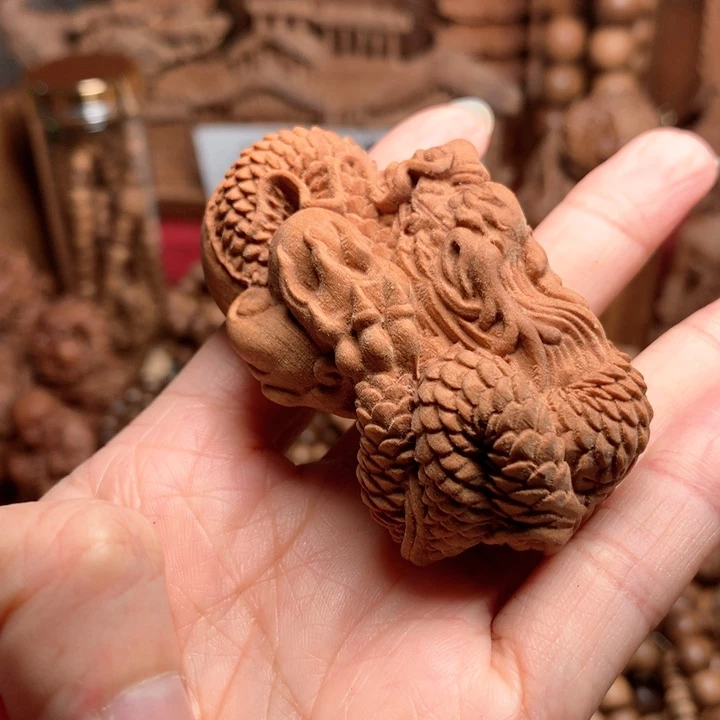 檀香木把件老山檀龙手把件