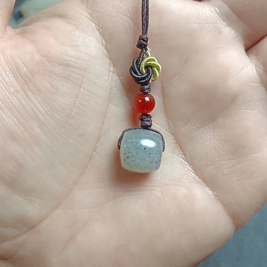 和田玉未镶嵌车挂