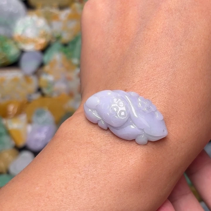 翡翠颈饰未镶嵌吊坠