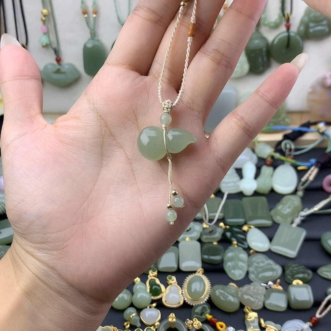 和田玉未镶嵌吊坠(不含链)