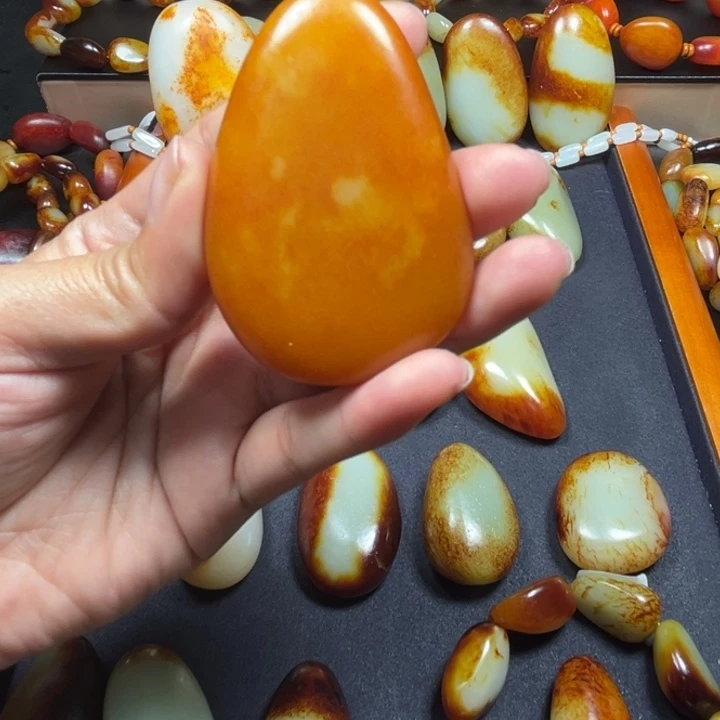 y***g和田玉未镶嵌颈饰