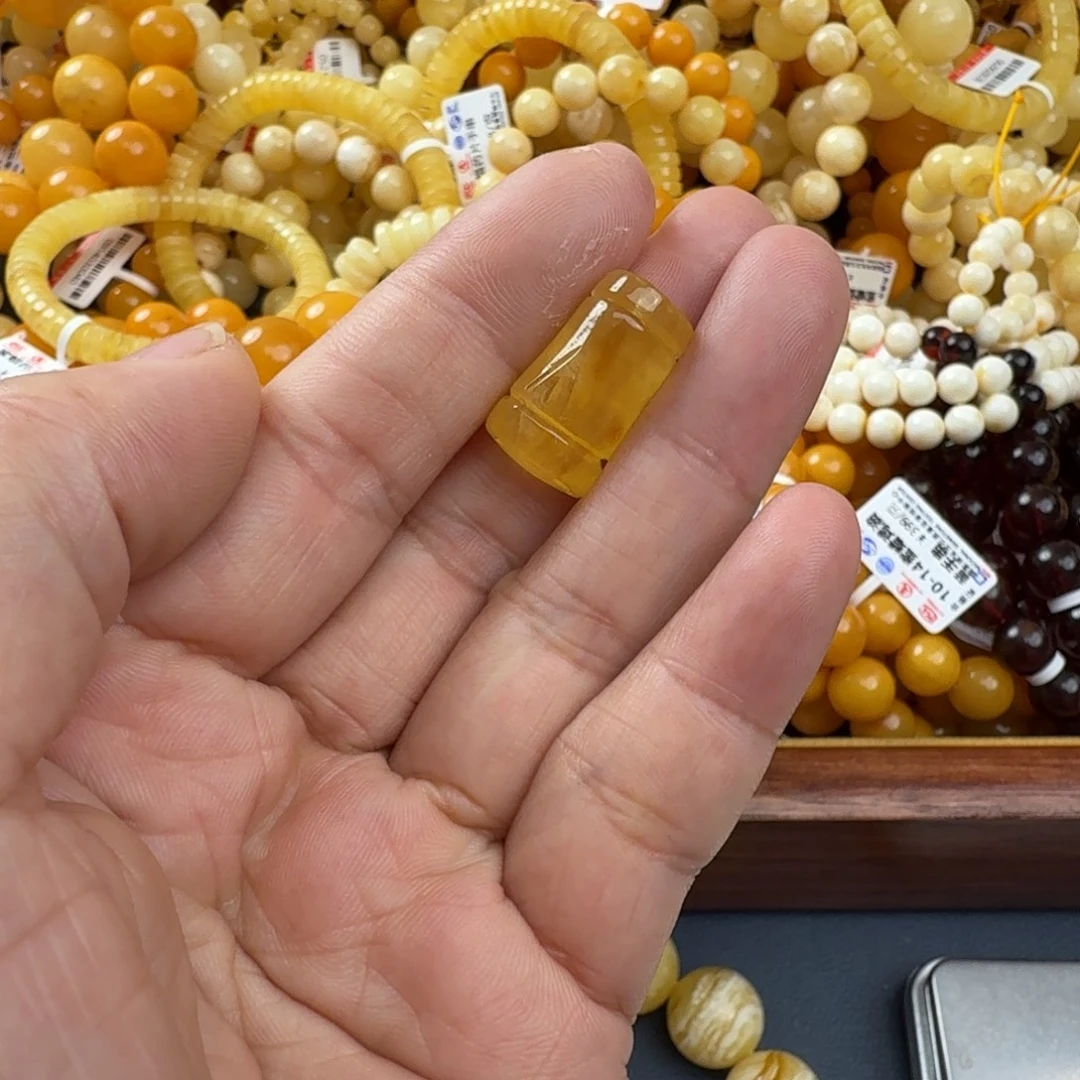 琥珀未镶嵌珠宝奇石
