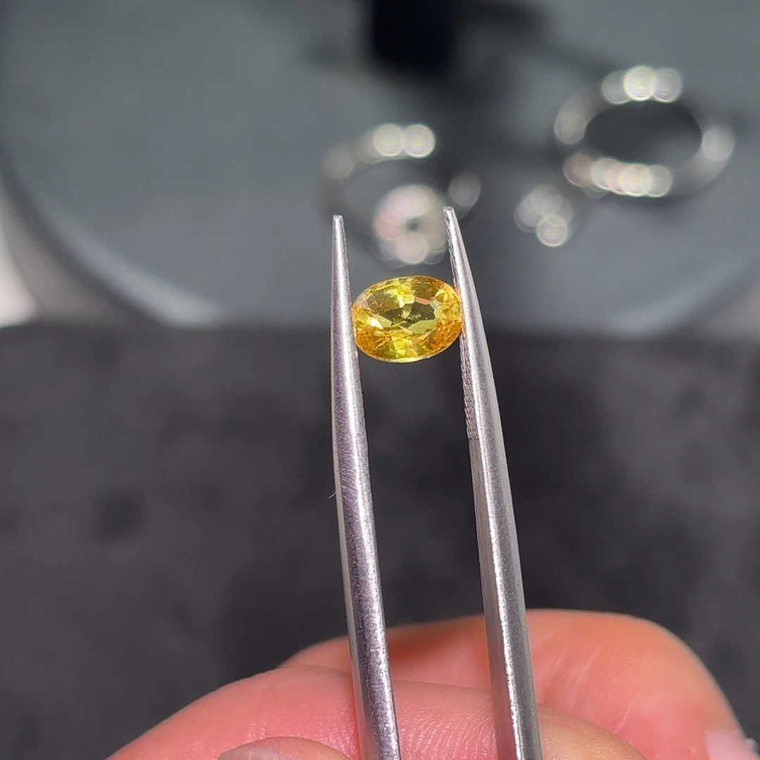 彩色蓝宝石裸石1.21克拉