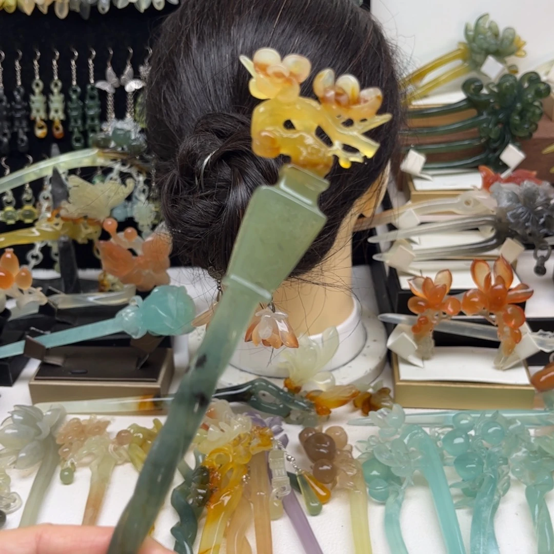 凤***颜蛇纹石玉合金发簪