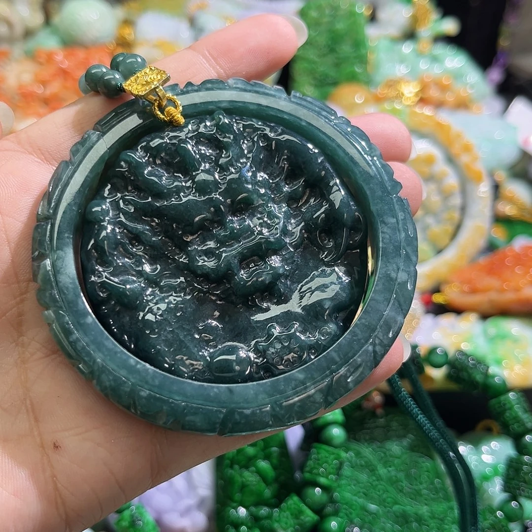 翡翠未镶嵌颈饰待编织