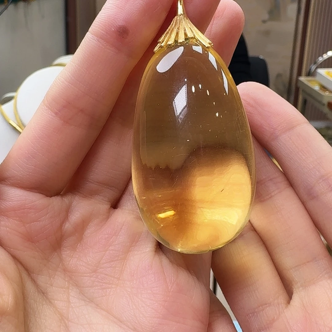 琥珀未镶嵌颈饰吊坠