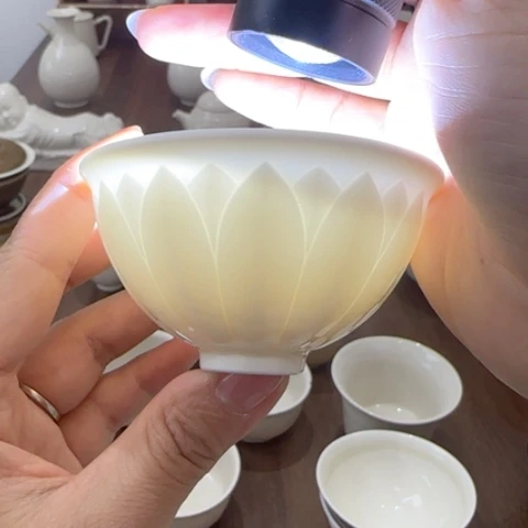 微瑕莲瓣鸡心杯矿点