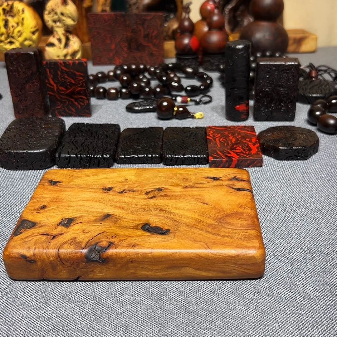 大叶紫檀（黑酸枝木类）