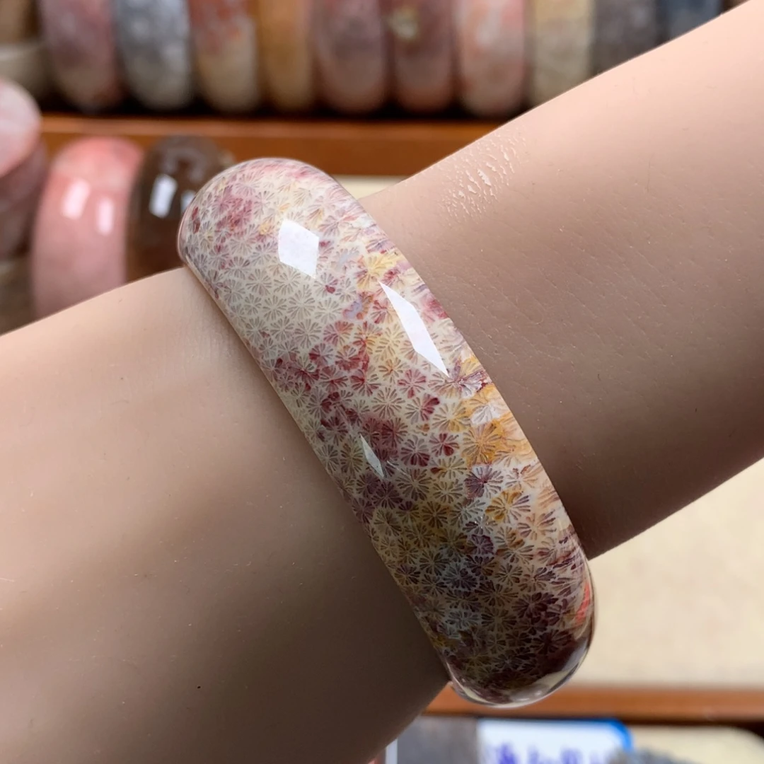 未镶嵌油画风彩枫叶57圈口1000/个。03硅化珊瑚（珊瑚玉