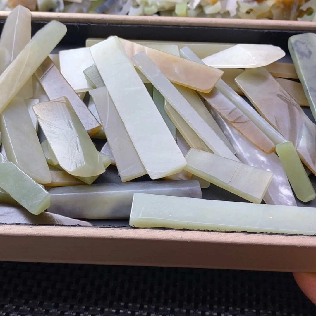 和田玉未镶嵌珠宝半成品