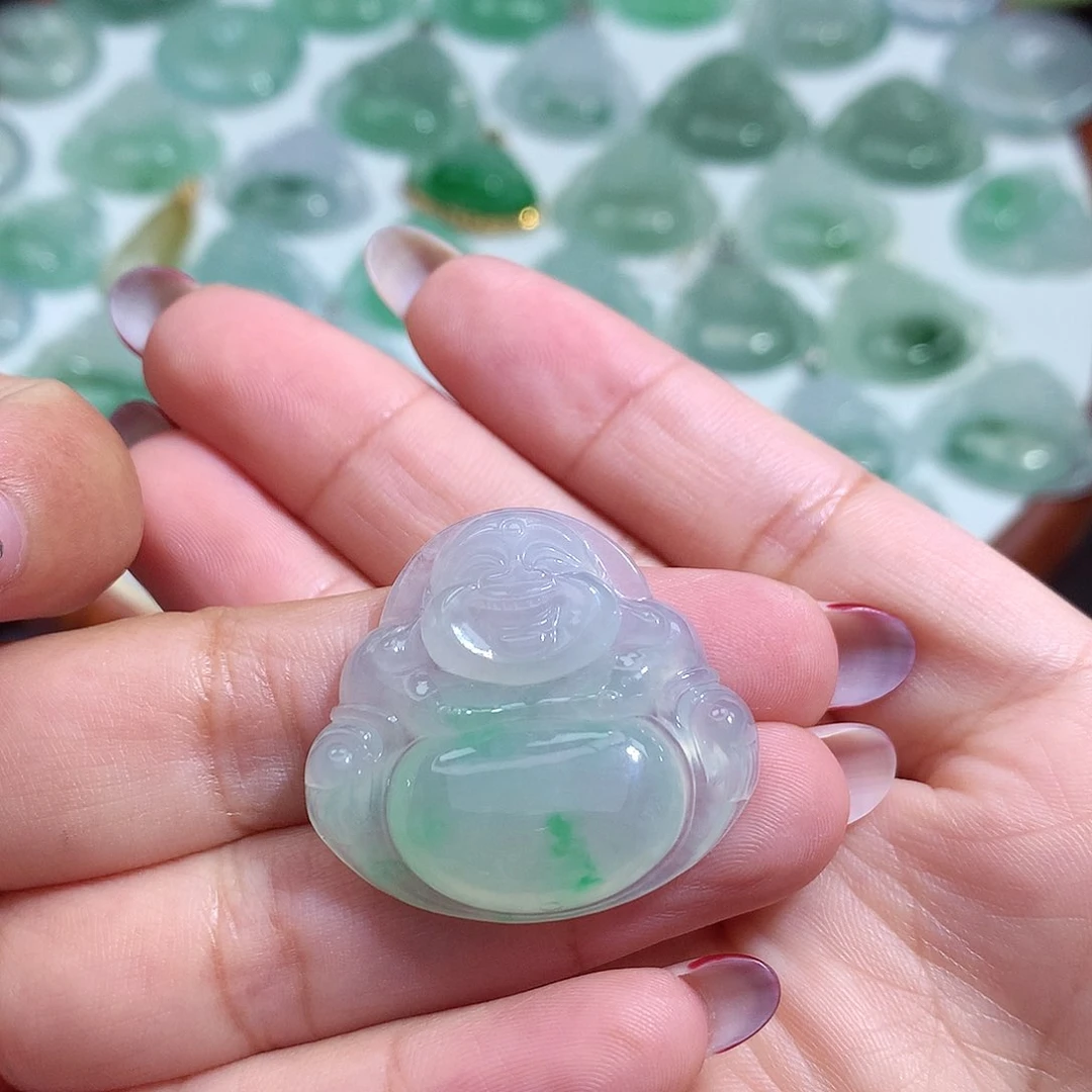 绵***雨翡翠未镶嵌颈饰佛公