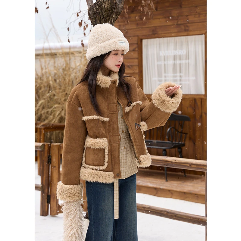 谜秀｜卡其色麂皮绒外套女2025秋冬保暖加厚保暖毛绒内里大衣