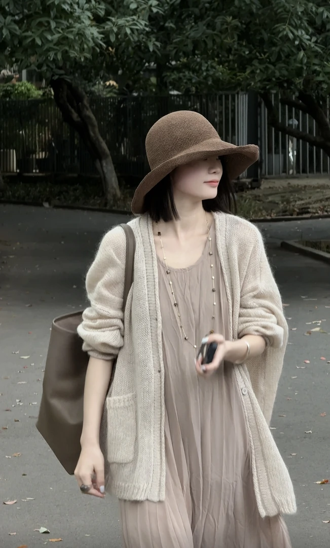 卢尚原创两粒扣开衫毛衣9306