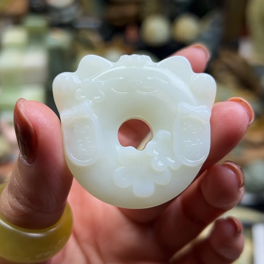 岫玉未镶嵌颈饰岫玉招财猫