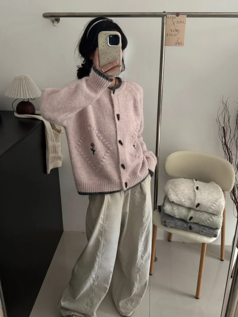 小香风温柔风软糯毛衣外套女甜美重工刺绣宽松针织开衫上衣