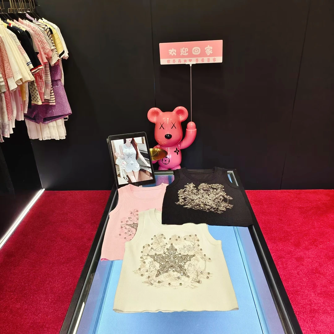 4158 时尚重工刺绣五角星钉钻女士无袖背心