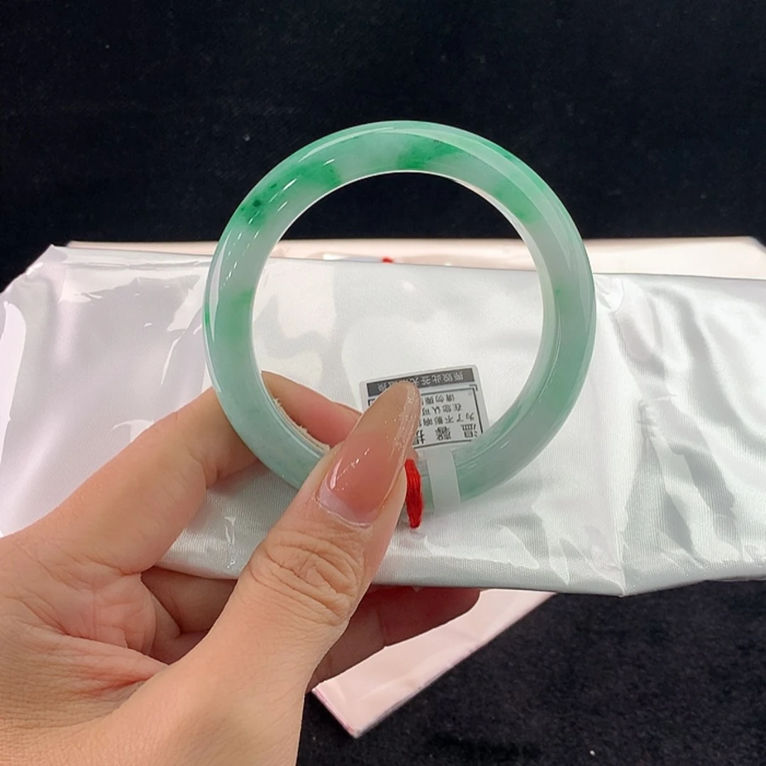 【闪购商品】未镶嵌手镯翡翠正56.6