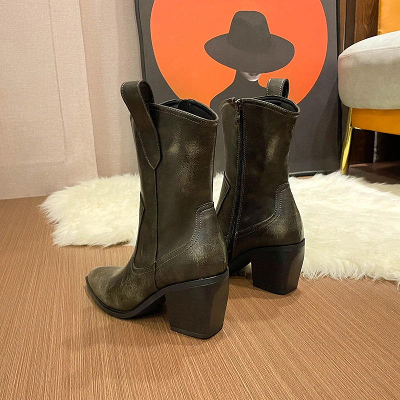 秋季百搭废土风真皮尖头刺绣西部牛仔靴女粗跟短筒骑士靴子套筒靴