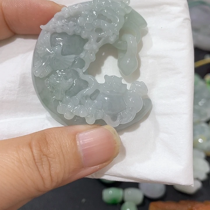 颈饰未镶嵌翡翠天
