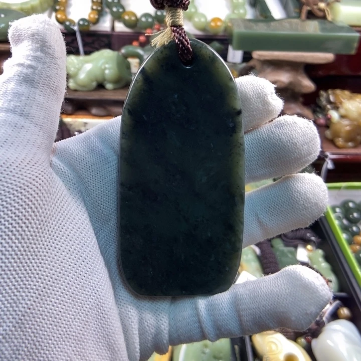 未镶嵌透闪石质玉把件