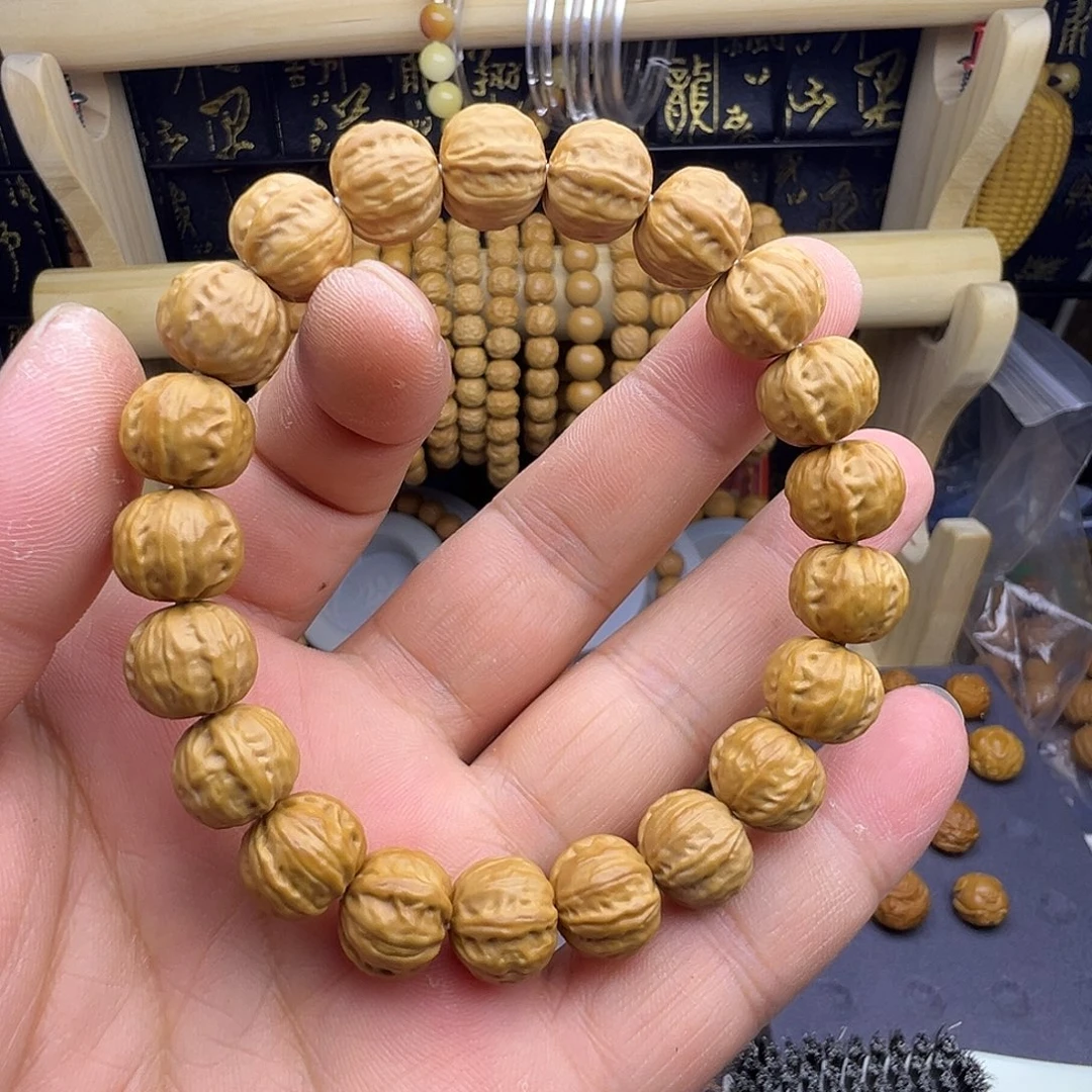 手串猴头核桃雕刻三棱