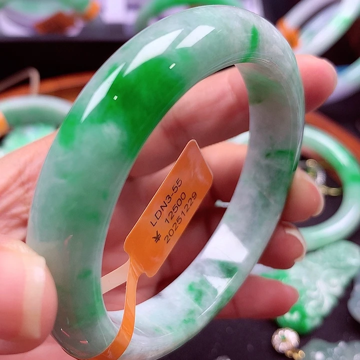 未镶嵌手镯翡翠翡翠