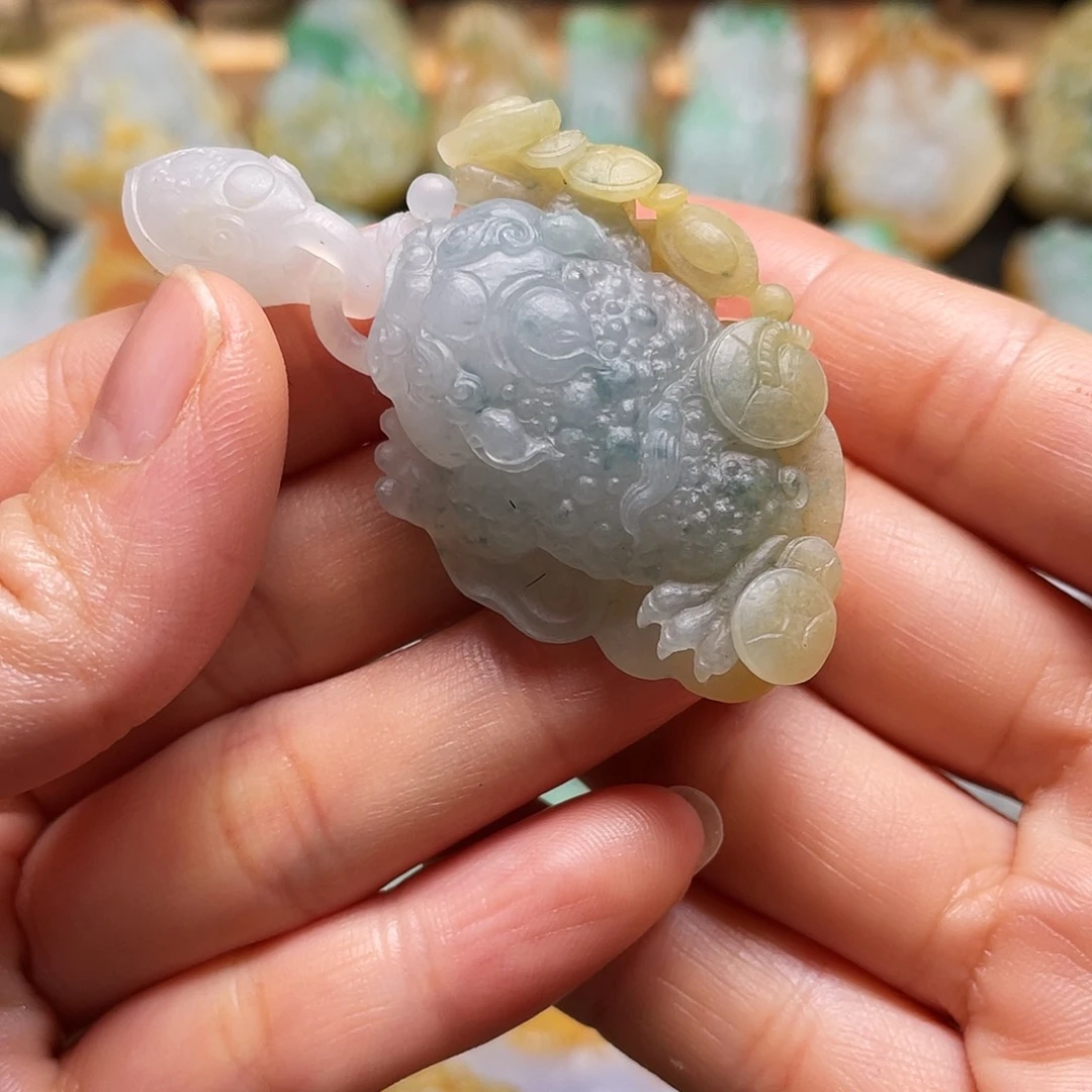 定制翡翠未镶嵌三脚