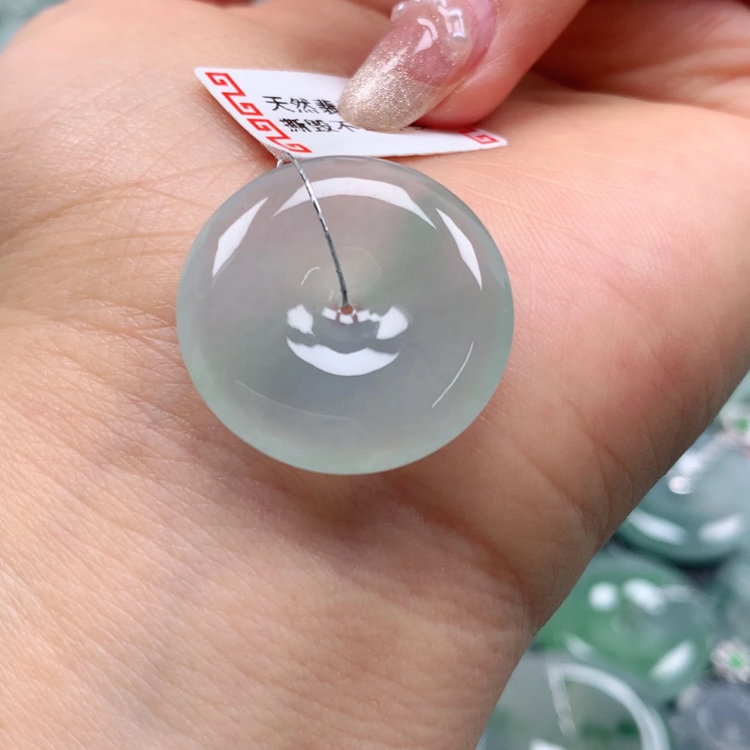 翡翠颈饰未镶嵌天然翡翠