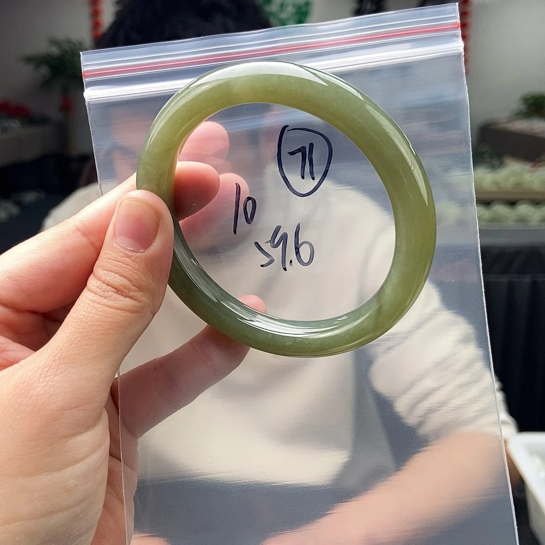 和田玉颜色多样性发拍一发一未镶嵌