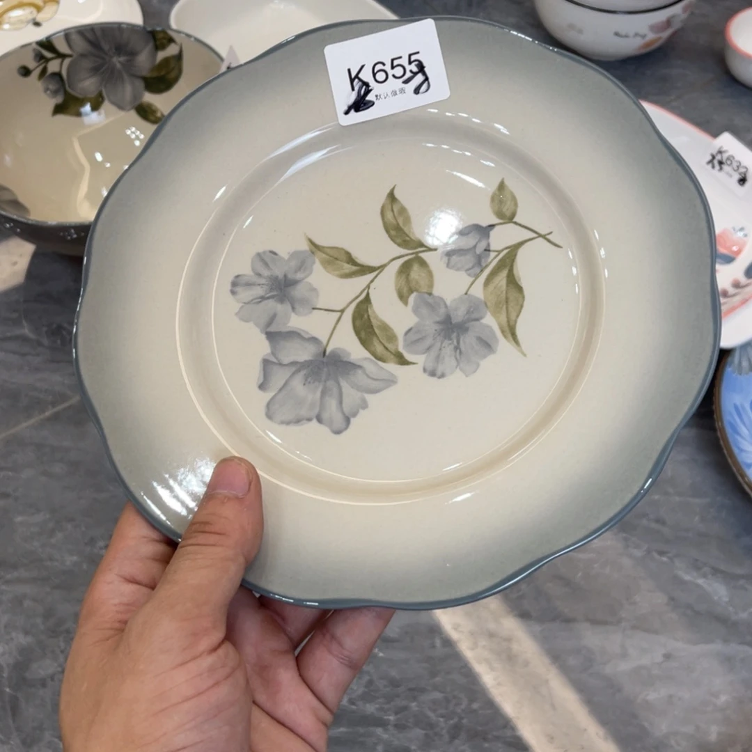 陶瓷微瑕餐具介意勿拍，满18飞！