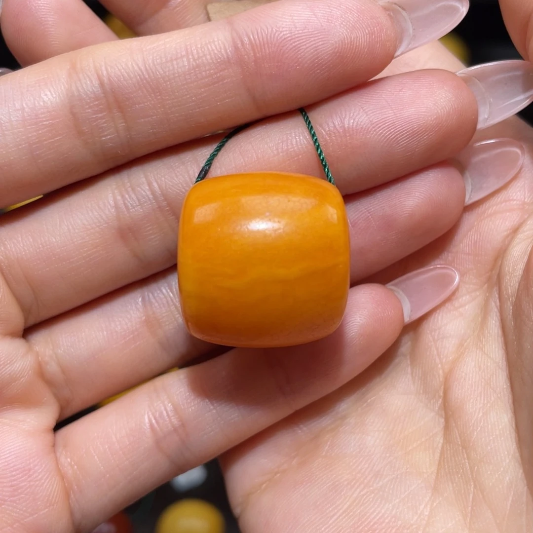 【闪购商品】琥珀裸石未镶嵌马蹄