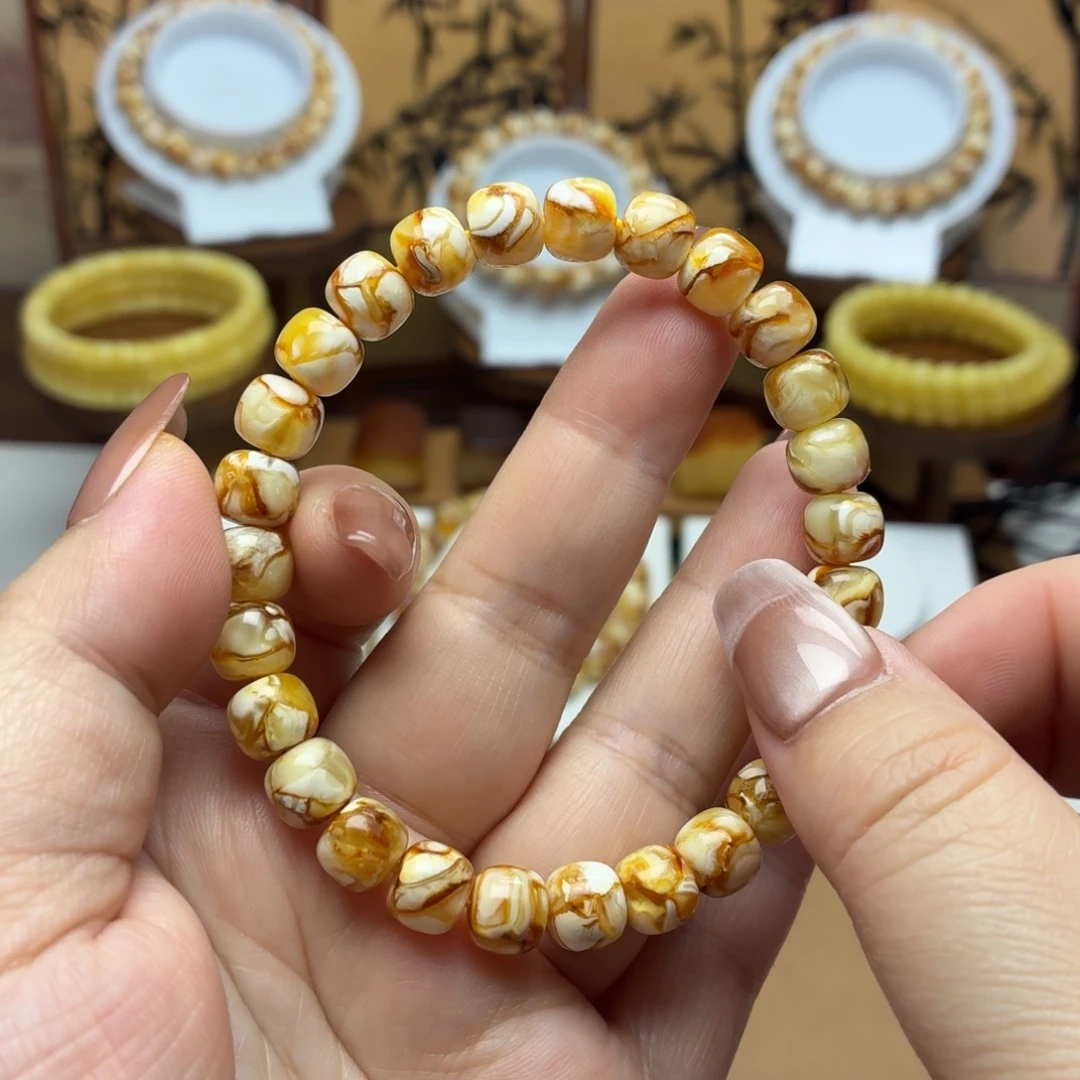 8mm沁色精工老型手串一条