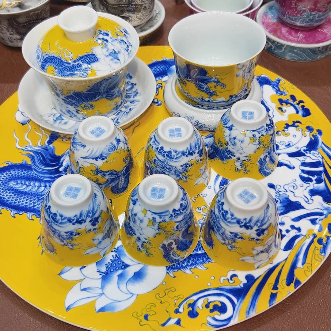 摆件力****司景德镇陶瓷艺术展演厅和景德镇市