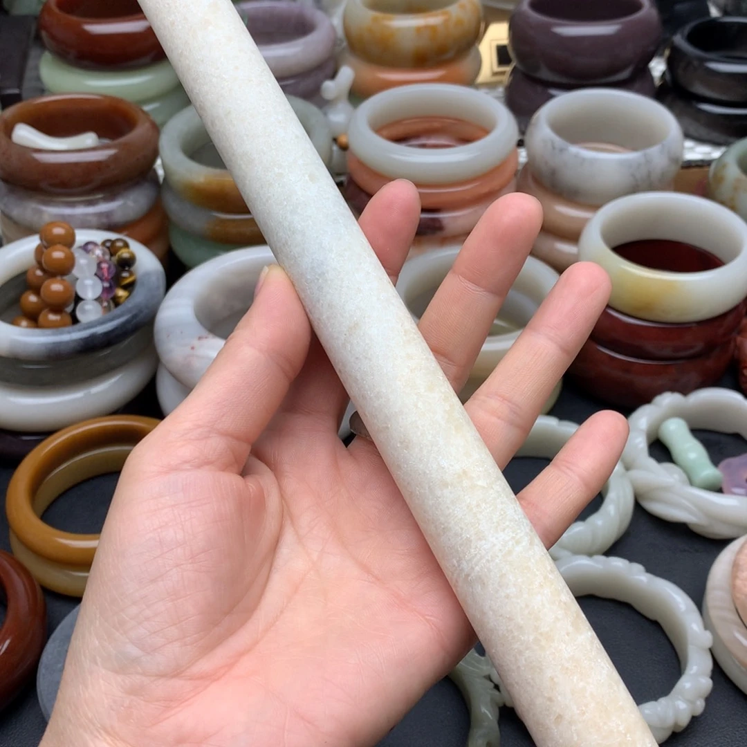 石英质玉手镯未镶嵌