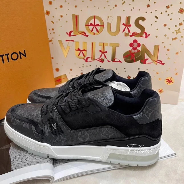未使用 LouisVuitton/路易威登 只盒/经典黑武士trainer8.5/42.5