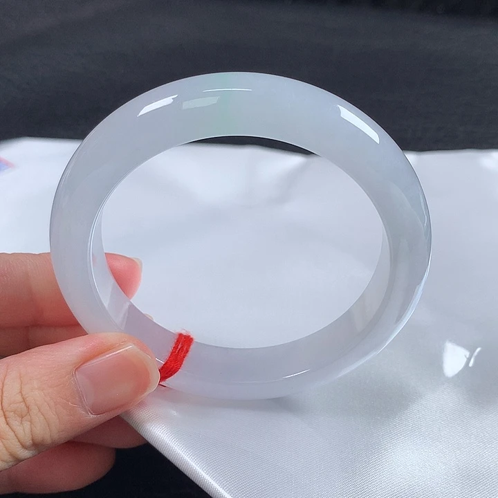 翡翠未镶嵌手镯