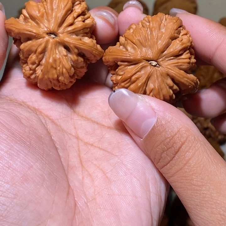 。***ヾ核桃手串/手链虎头王