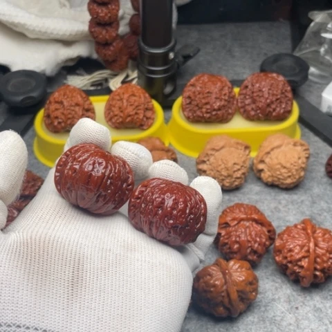 W***o文玩核桃吊坠铁锤38