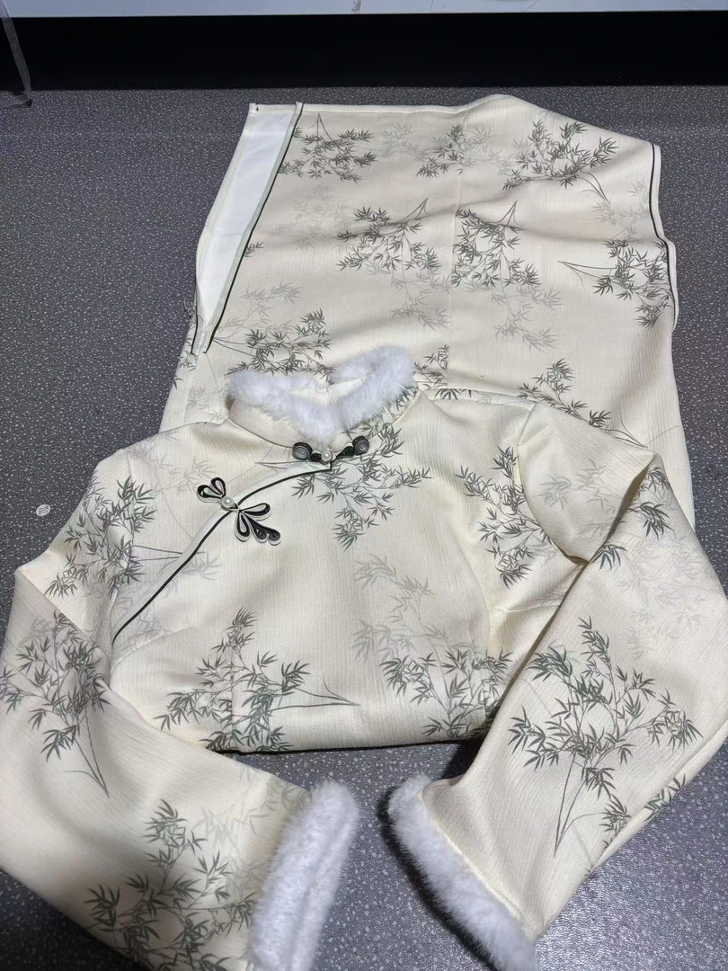 0140 米色 葫芦花扣 竹叶 加绒 旗袍